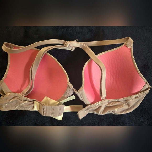 Pink Bra - Picture 2 of 3